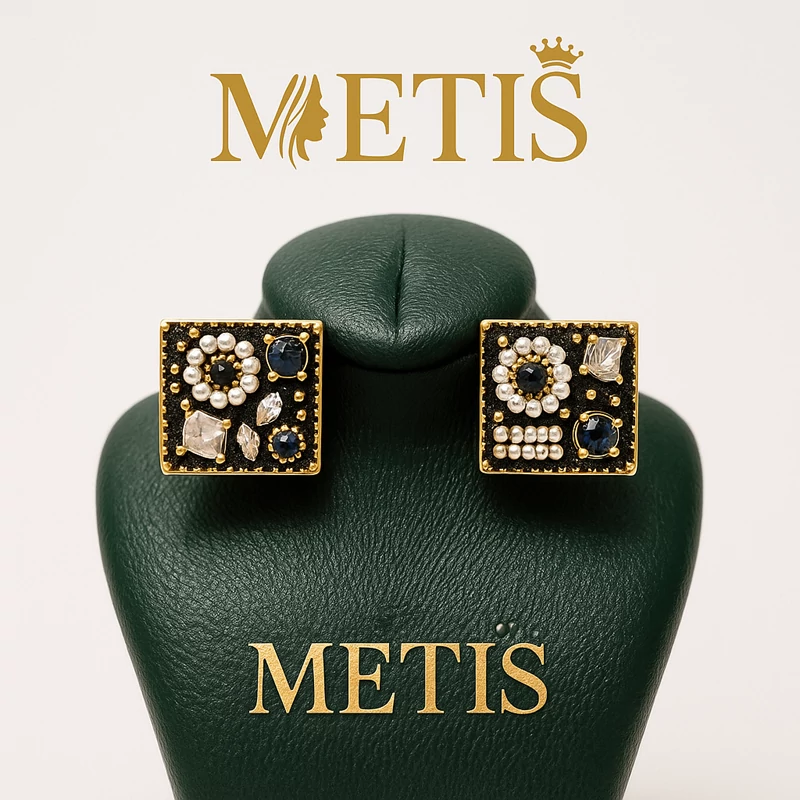 گوشواره میخی مربعی نگین ومرواریدی کد 39